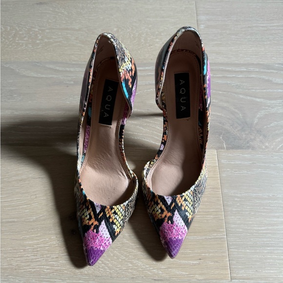Aqua Women's Dion Half d'Orsay High-Heel Pumps - Picture 4 of 10